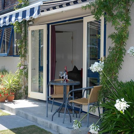 The Village Apartment, Just Steps To The Village Shops, Bars And Restaurants Havelock North Exterior foto