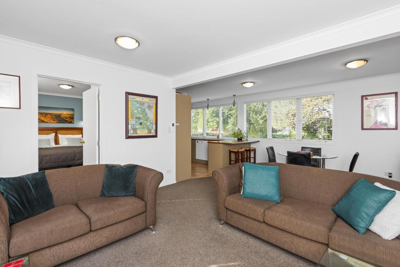 The Village Apartment, Just Steps To The Village Shops, Bars And Restaurants Havelock North Exterior foto