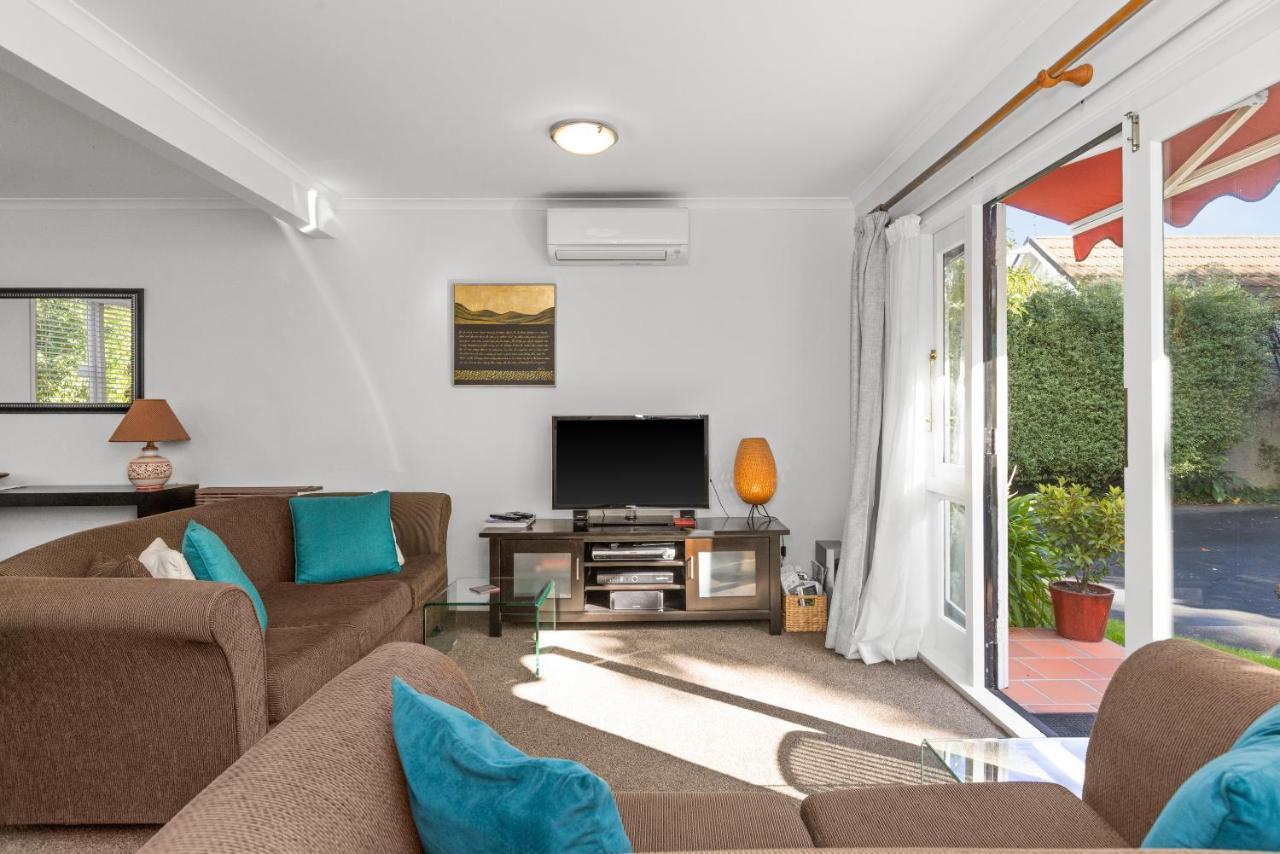 The Village Apartment, Just Steps To The Village Shops, Bars And Restaurants Havelock North Exterior foto